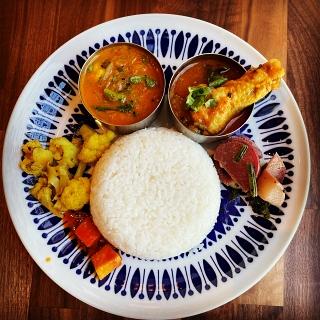 20211128spicedininghubacharcurry.jpg