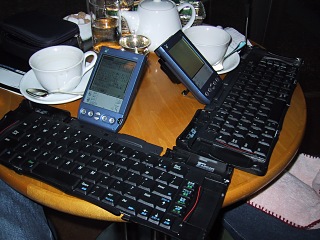 2 Prisms w keyboard - Cafeɂ